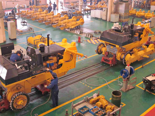 Завод Shantui - производство бульдозеров.jpg